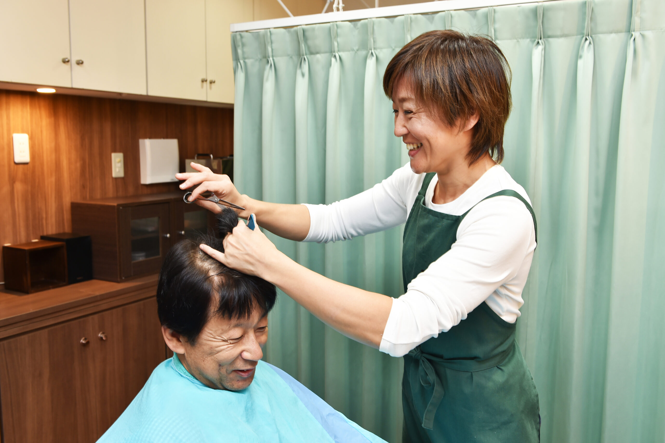 営業しております